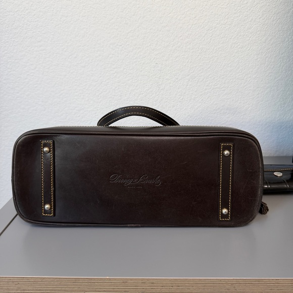 Dooney and Bourke Brown Croc Embossed Leather Tote with Matching Wristlet - Picture 7 of 13